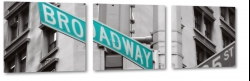 broadway, manhattan, nowy jork, new york, usa, teatr, ulica, street, znaki, kierunek, b&w